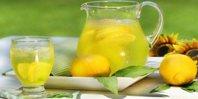 ciepla woda z cytryna