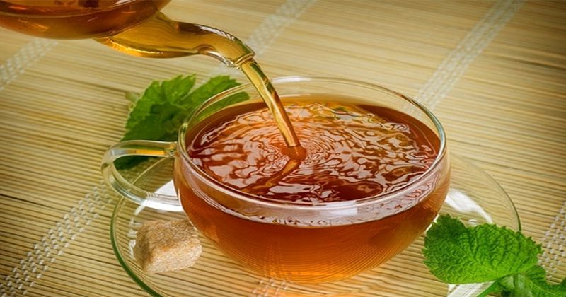 Herbata z czystka lepsza od zielonej. Właściwości, efekty i przeciwwskazania