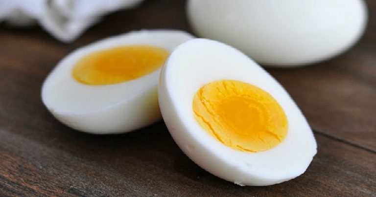 ZOBACZ co się stanie, jeśli będziesz jeść jajka każdego dnia
