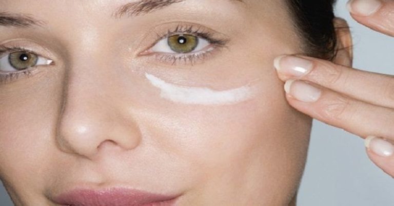 soda oczyszczona pod oczy