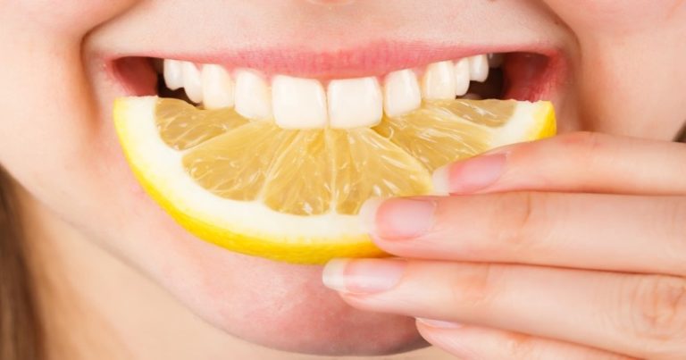 Naturalne wybielanie zębów w kilka minut w domu