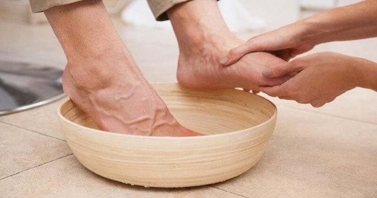 moczenie stóp w occie