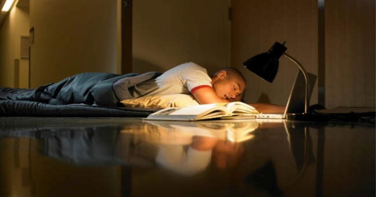 Dlaczego ludzie w Japonii śpią na podłodze: 5 powodów, dla których warto to wypróbować