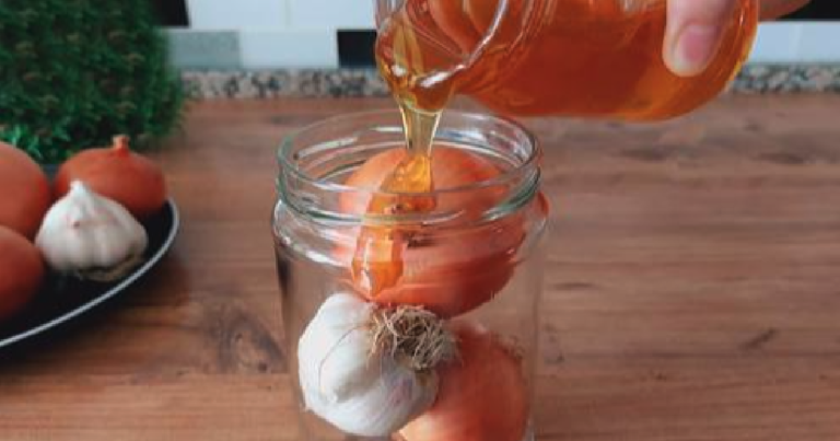 te-3-skladniki-mam-zawsze-pod-reka:-bomba-na-kaszel-sprawdzony-przepis.