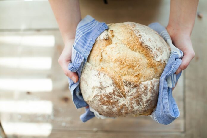sennik chleb