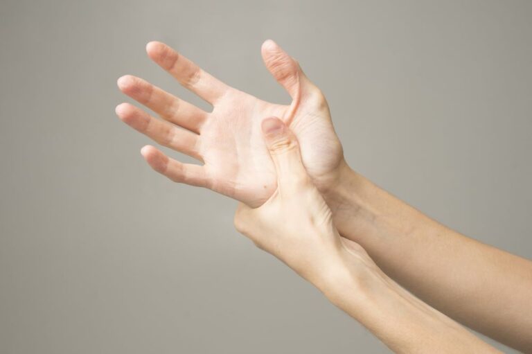 vzala-kolicek-a-pripla-si-ho-na-ruku:-do-15-minut-se-zbavila-ukrutne-bolesti-hlavy.-prasky-muzeme-hodit-do-kose,-kolicek-funguje-100krat-lepe