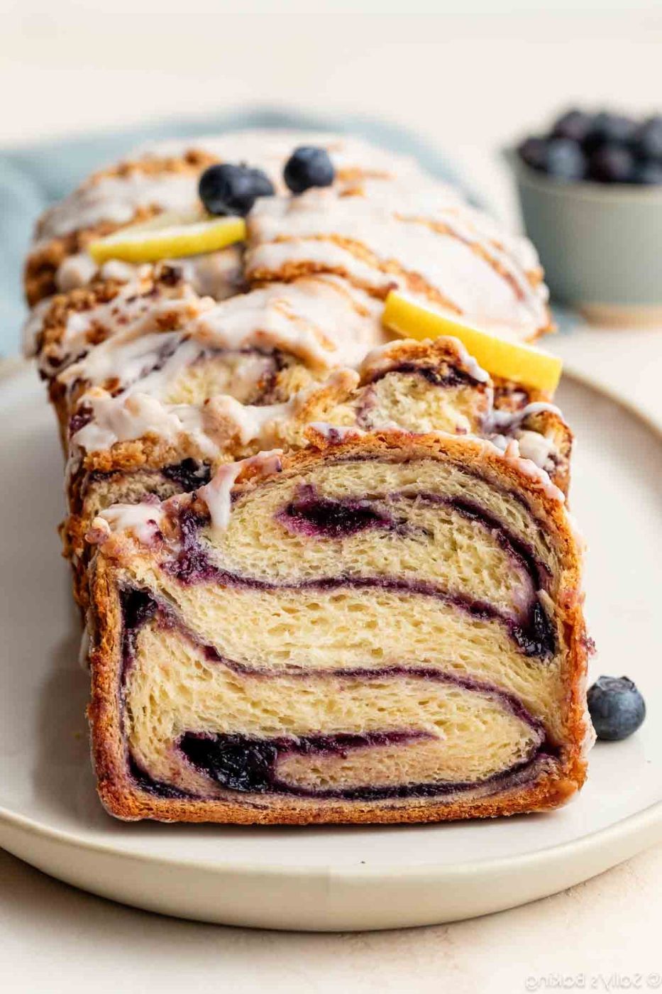 Babka cytrynowo-jagodowa