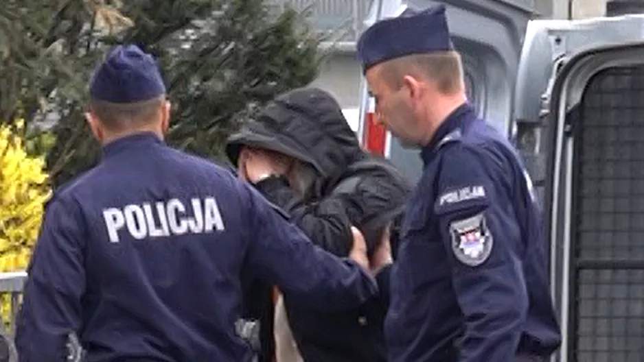 Strzelec z Bystrzycy Kłodzkiej aresztowany. Pod sądem pojawił się tłum i mocne emocje